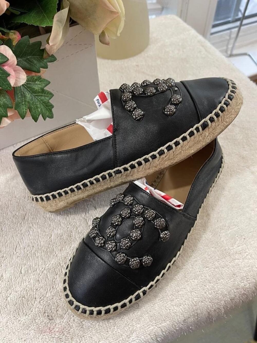 Chanel CC Camellia Studded Lambskin Leather Espadrilles size 35 US 5 (san100